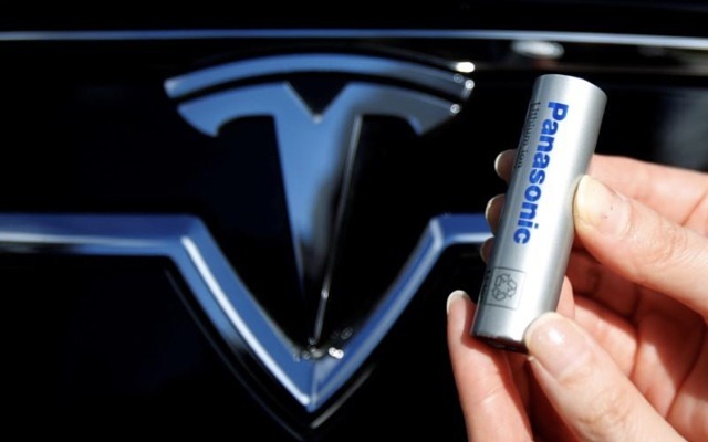 Panasonic Tesla remove cobalt electric car battery