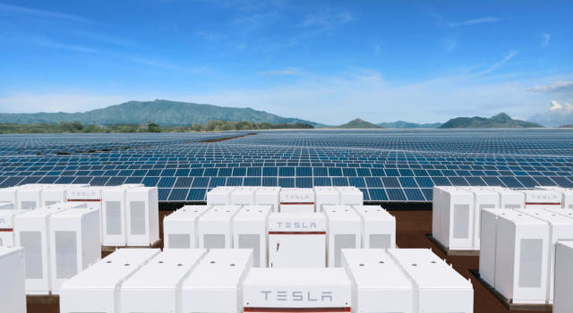 Solar electricity Tesla Powerpack