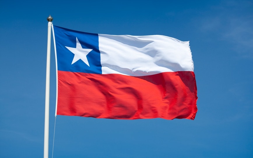 Chile abre salares a la inversión y mantiene control estatal de yacimientos de Atacama y Marisunga